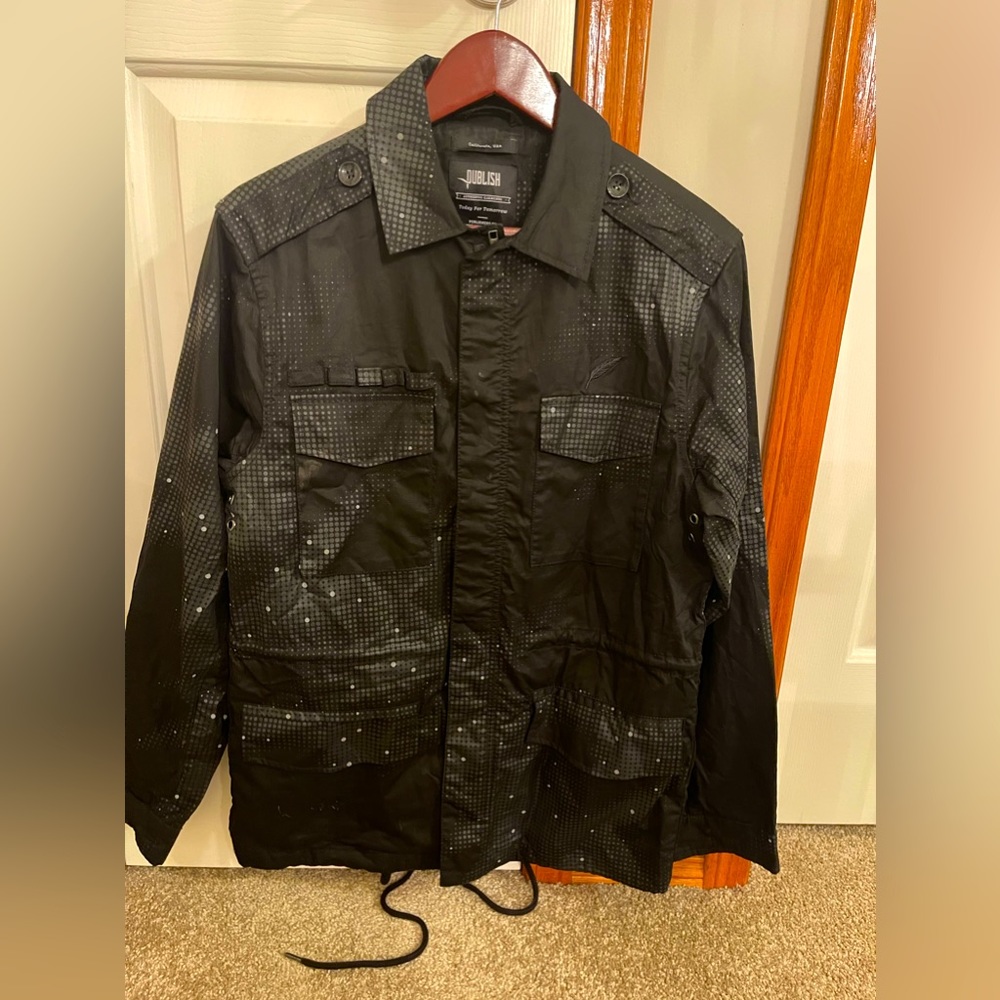 Men’s Size Medium Light Publish Jacket.